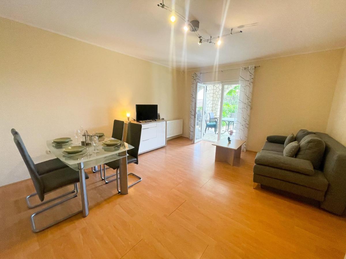 Apartments Sams 노비비노돌스키 외부 사진