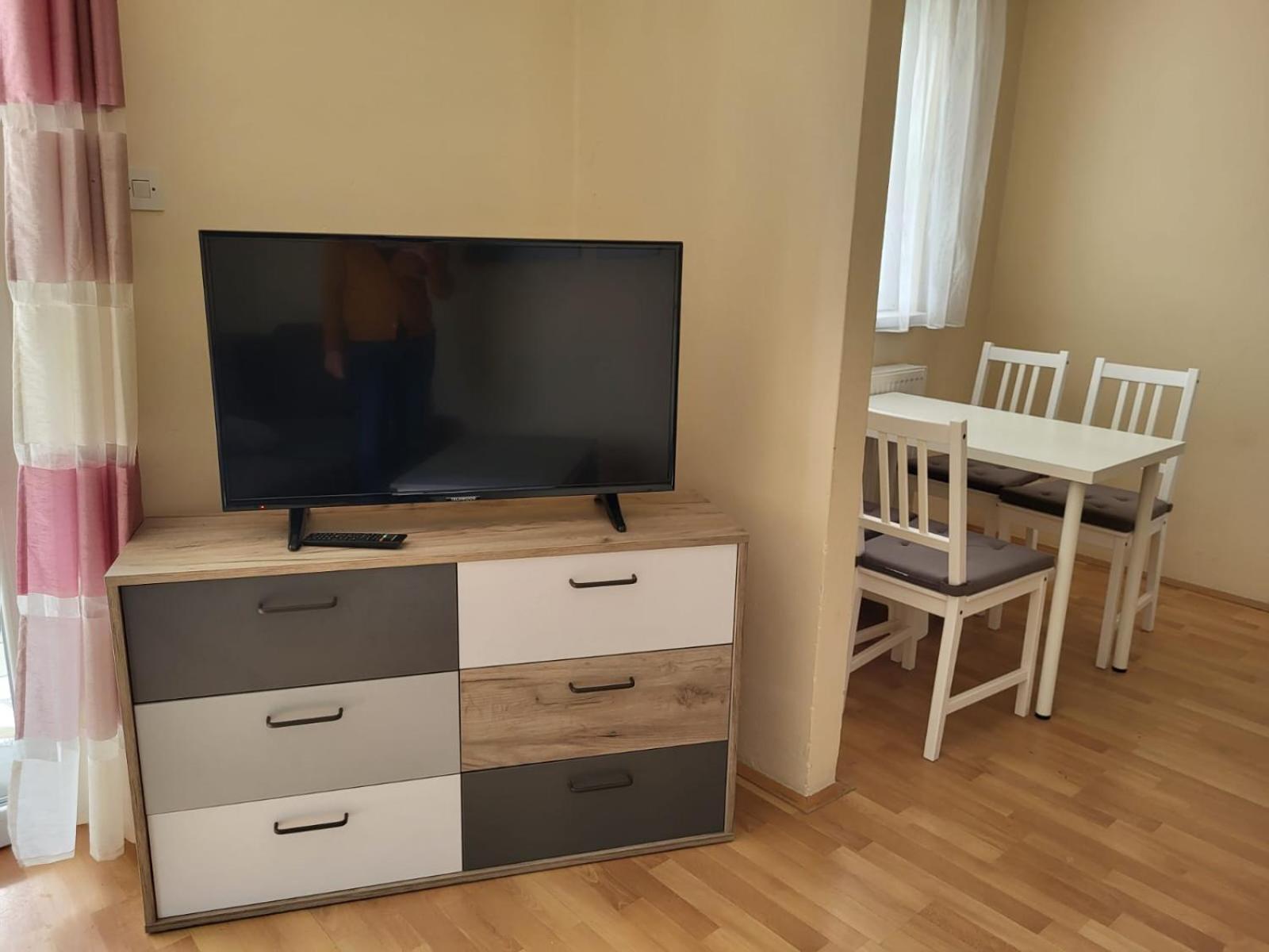 Apartments Sams 노비비노돌스키 외부 사진